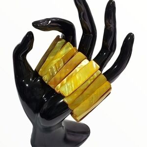 Vtg burnt orange yellow natural Sea Shell Mother of Pearl stretch Bracelet